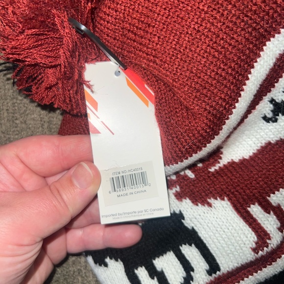 NWT, CANADA winter hat - Picture 3 of 5